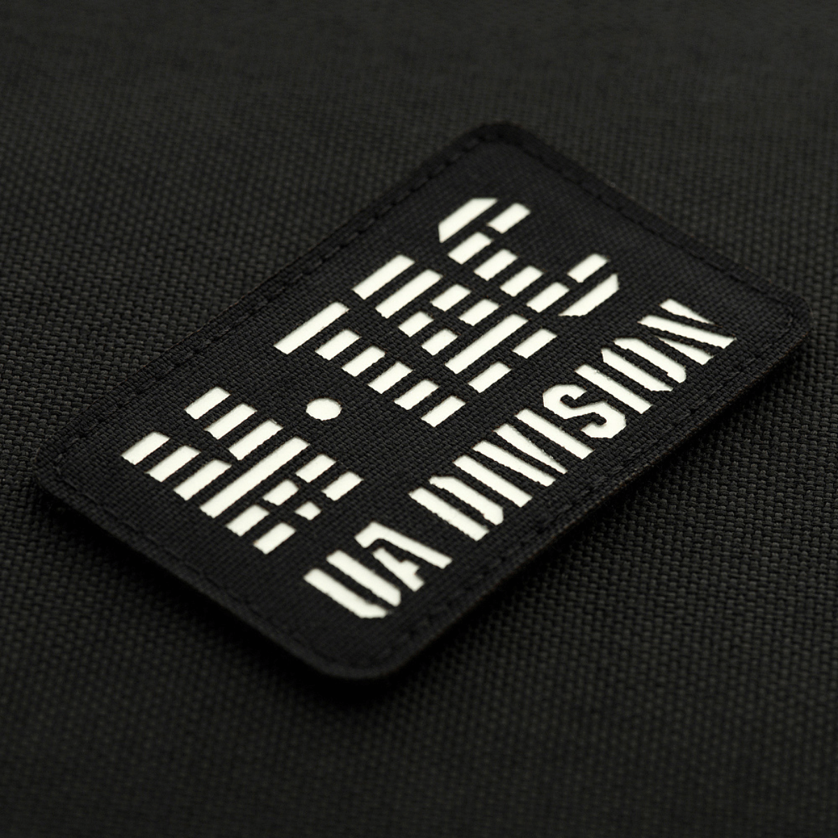 M-Tac Patch UA Division Laser Cut patch med glow-in-the-dark materiale og velcro fastgørelse, perfekt til militær brug.