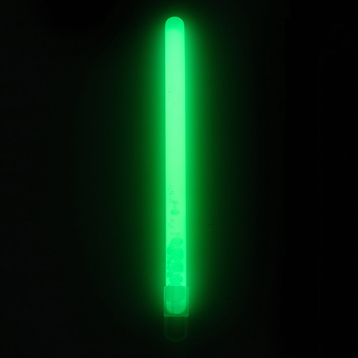 M-Tac Glow Stick 15 cm oplyst i mørket, selvstændig lyskilde, ikke-giftig og alsidig brug til markering, signalering og oplysning.