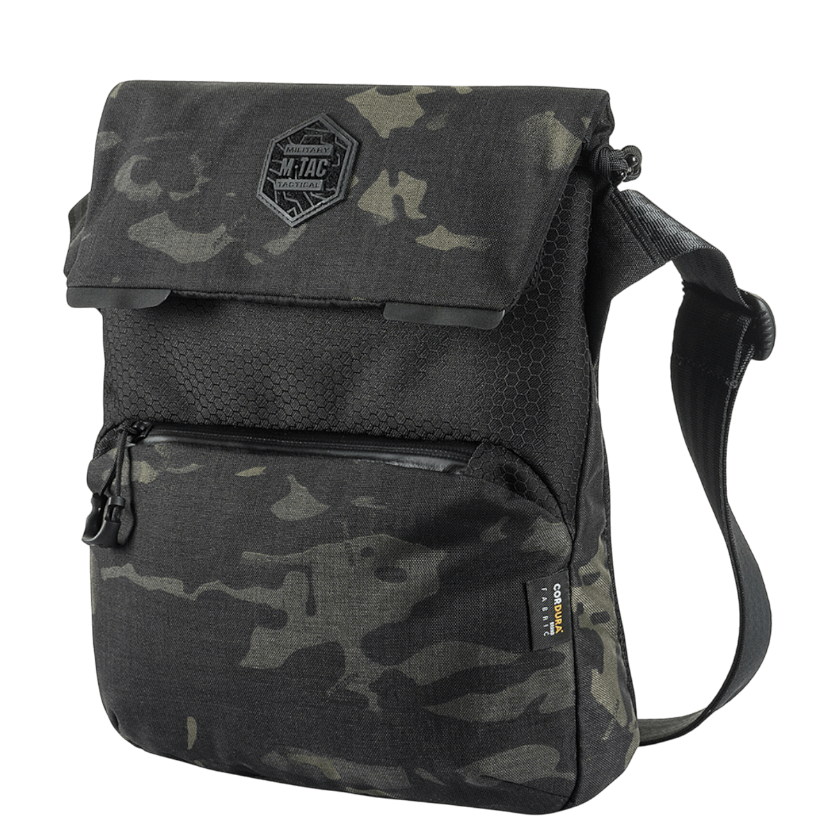 M-Tac Konvert Taske Elite i Cordura stof med magnetventil, camouflage design og justerbar skulderrem for komfort og alsidighed.