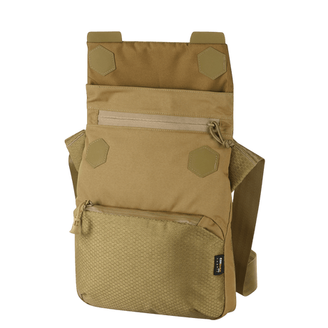 M-Tac Konvert Taske Elite in Cordura material with adjustable shoulder strap and magnetic flap, designed for comfort and versatility.