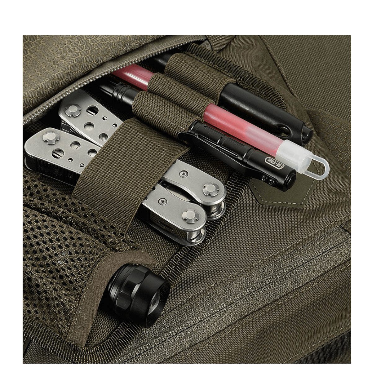 M-Tac Konvert Taske Elite detalje viste lommer med værktøj og tilbehør opbevaret i Cordura-materiale