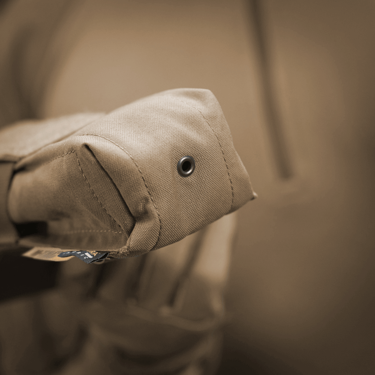 M-Tac taske til 2 magasiner lavet af holdbart Cordura 1000d og 500d materiale med høj lineær densitet for militær og taktisk brug.