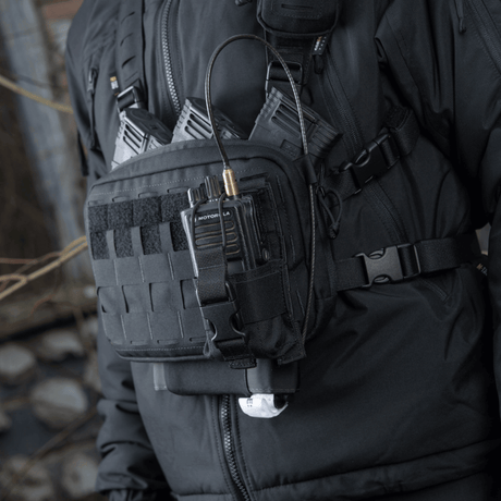 M-Tac Radio Pouch Motorola 4400/4800 i slidstærkt materiale med åben adgang til PTT-knap og kanalkontrol, NIJ-certificeret, galleri position 1