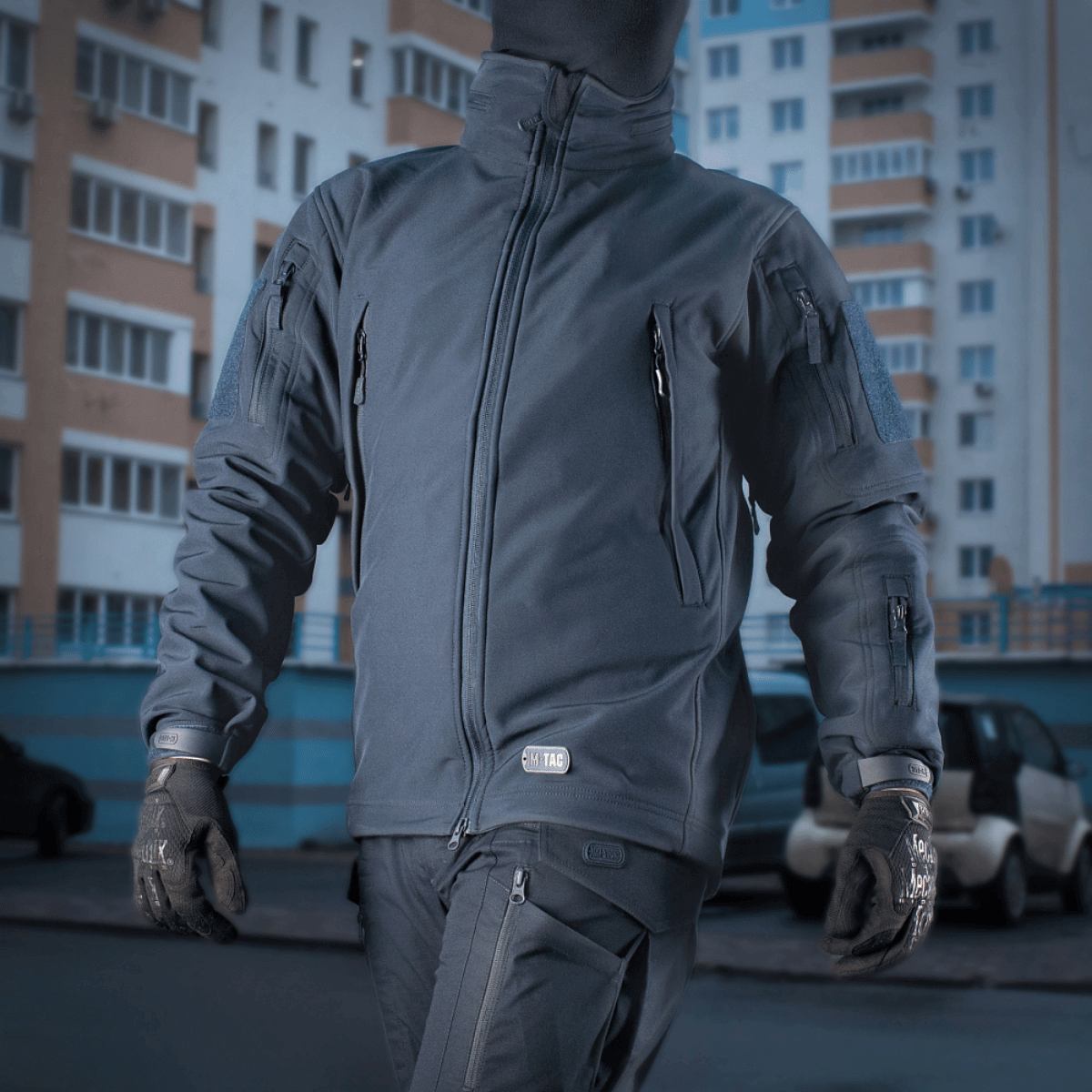 M-Tac Soft Shell Jakke med polyuretan-membran og fleece-lag til beskyttelse mod vind og vejr, let og isolerende design.