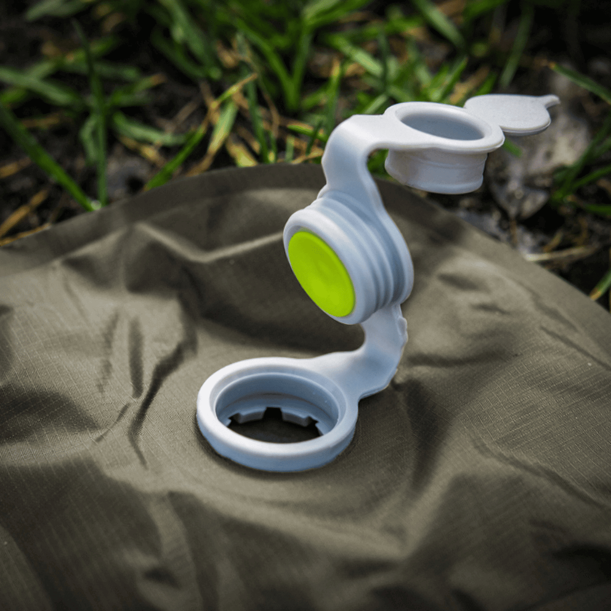 Pålidelig ventil på M-Tac Oppustelig Liggeunderlag 195x60 til nem oppustning og tømning under camping