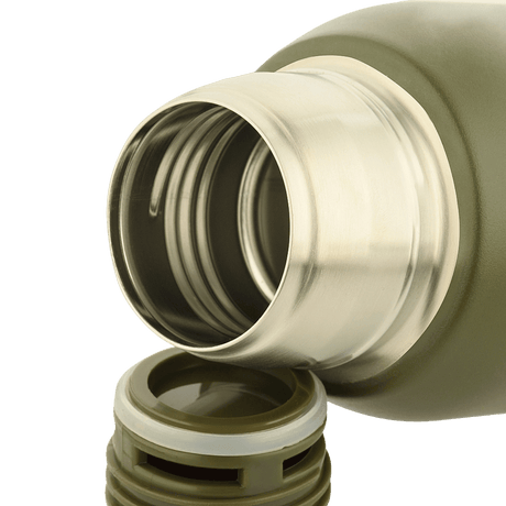 M-Tac Thermos Type 2 0.75L with double-walled vacuum bottle and screw cap, ideal for camping and hiking. Vacuum-sealed to prevent spills.