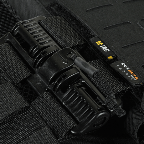 M-Tac Plate Carrier Cuirass FAST QRS Gen.II with 2M ROC buckle and hard-wearing Cordura 500D material for plate protection.