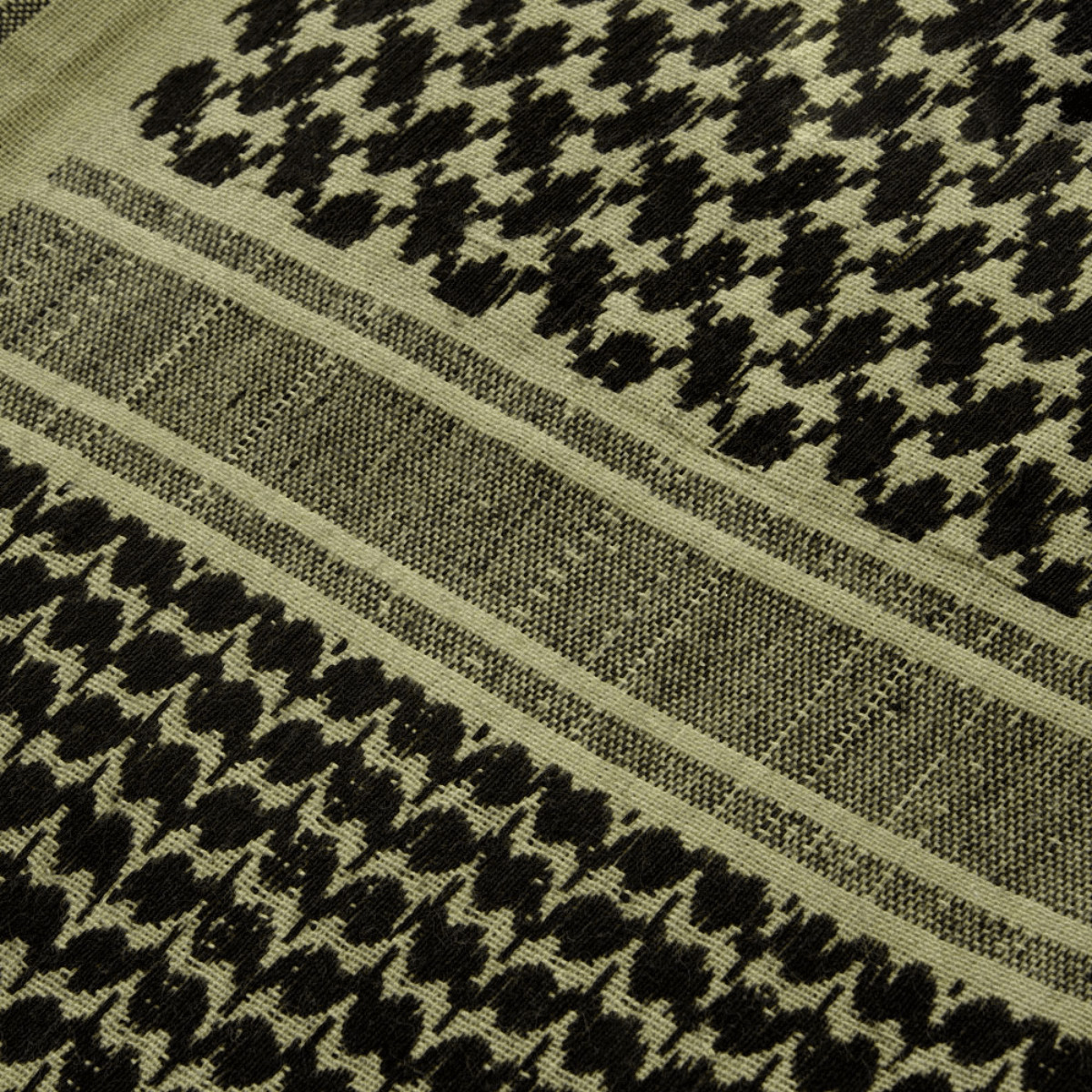 M-Tac Tæt Shemagh Tørklæde i 100% bomuld med traditionelt arabisk mønster, velegnet til militær og outdoor brug, beskytter mod sol og sand.