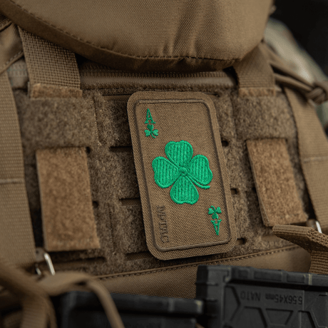 M-Tac Patch Lucky Card (Embroidered) on bag. Embroidered clover for luck on Cordura 500D with Velcro. Dimensions 8x5 cm, durable in use.