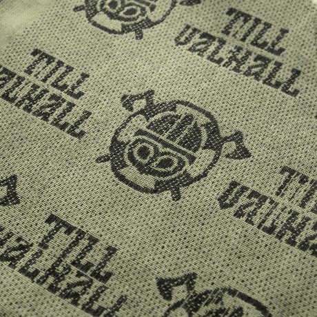 M-Tac Shemagh Tørklæde Til Valhall med norsk "Til Valhall" slogan, 100% bomuld, beskytter mod sol, sand og vind, 105 x 105 cm