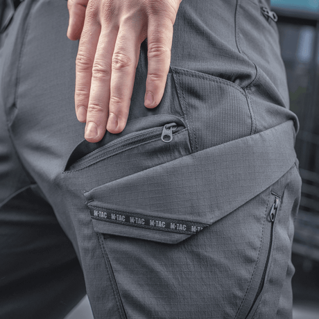 M-Tac Bukser Aggressor Summer Flex med let Rip-Stop nylonstof og taktiske lommer, ideel til brug i varmt vejr og taktisk komfort.