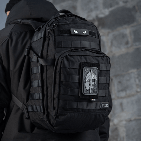 M-Tac Patch Molon Labe 3D PVC on black backpack showing tactical design with rubber material and 3D effect, inspired by Spartans