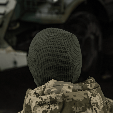 M-Tac Rip-Stop Fleece Hjelmliner set bagfra, varm og let design, slidstærk fleece ideel til køligt vejr, passer under hjelm eller hætte.