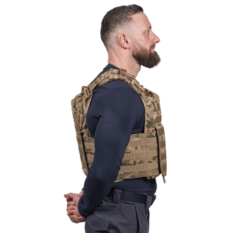 EA Plate Carrier Camo i camouflagemønster med robust materiale og modulært design til professionel skudsikker kropsbeskyttelse, galleri position 1 set fra siden