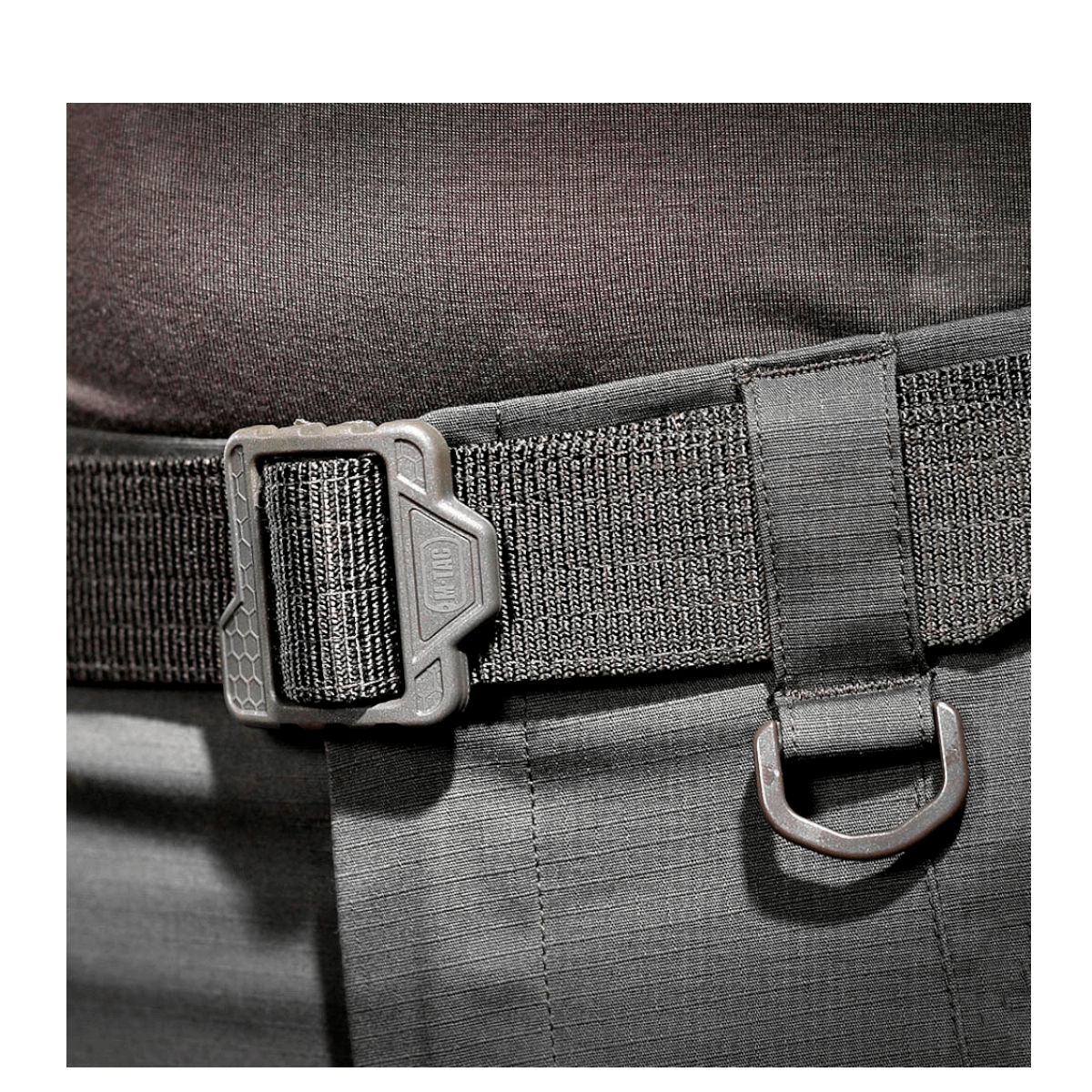 M-Tac Double Duty Taktisk Bælte Hex i sort med robust spænde og D-ring til taktisk udstyr, designet til holdbarhed og funktionalitet.