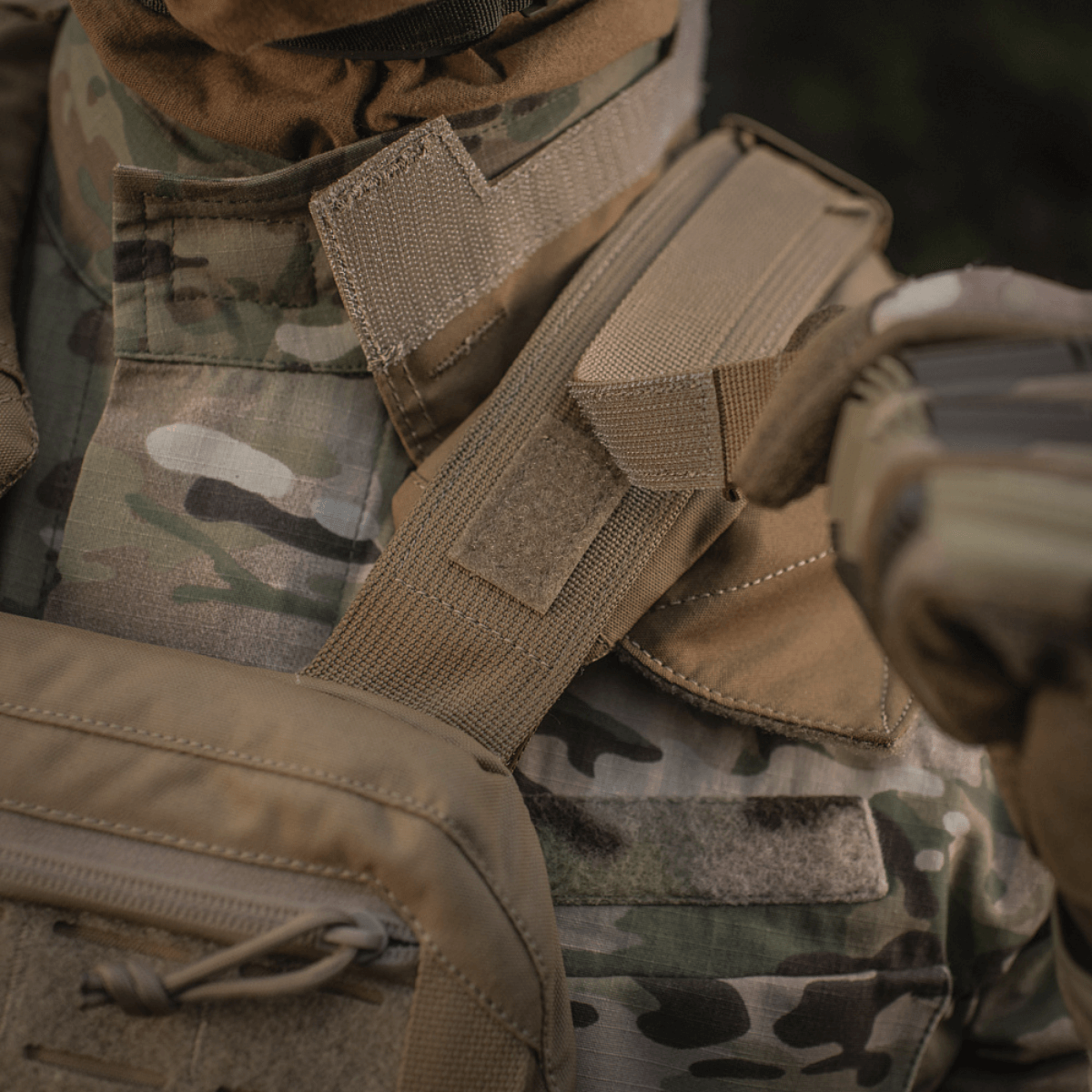 M‑Tac Plate Carrier Cuirass QRS Gen.II med quick-release system og ergonomisk design, ideel til taktisk brug, lavet af Cordura 500D.