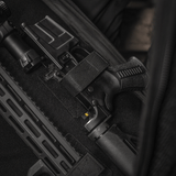 M‑Tac Indlæg til Rygsæk (3 stk) indsat i rygsæk med fastgjort våben og tilbehør for optimal sikring og beskyttelse