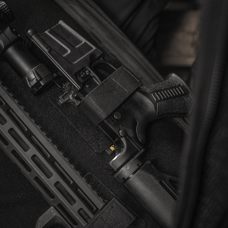 M‑Tac Indlæg til Rygsæk (3 stk) indsat i rygsæk med fastgjort våben og tilbehør for optimal sikring og beskyttelse