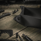 M‑Tac Field Vedligeholdelsesbakke 18x30 cm på træningsbane, polymerkompositbakke til våbenvedligeholdelse med højt slidstyrke.