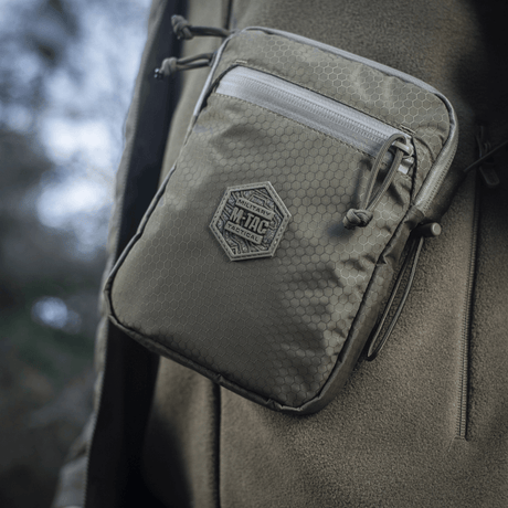 M‑Tac Pocket Bag Elite HEX i slidstærkt materiale med YKK lynlåse, ideel til opbevaring af småting, EDC-udstyr, nøgler og dokumenter.