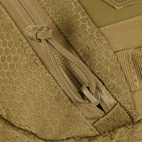 Nærbillede af M-Tac Tablet Bag Laser Cut Hex i Cordura Hex stof med lynlås og Laser Cut MOLLE panel.