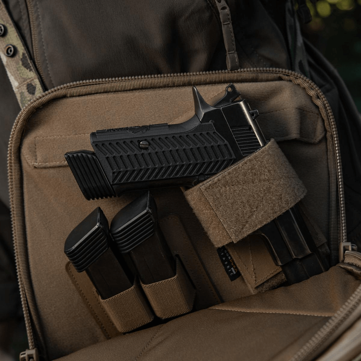 M-Tac Tablet Bag Laser Cut Hex med skjult våbenrum og modulære inserts