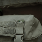 Nærbillede af M-Tac Sukharka Gen.3 Pouch i Cordura 500D med fastex-lukning og MOLLE-interface for praktisk opbevaring og holdbarhed.