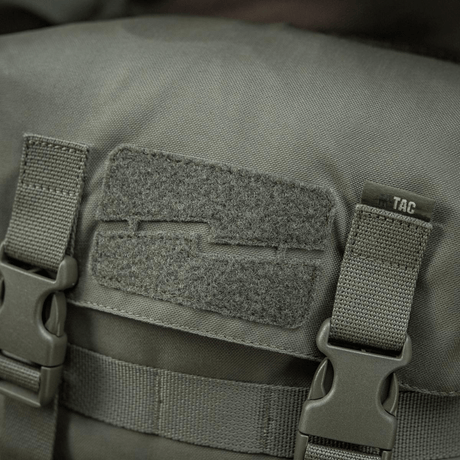 M-Tac Sukharka Gen.3 Pouch i robust Cordura 500D med MOLLE-interface og fastex-lukning til militær brug. Slidstærk og praktisk.