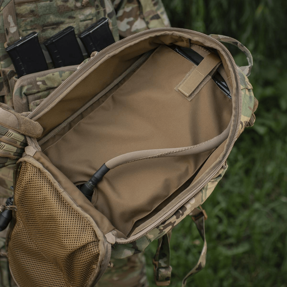 M-Tac STURM Elite Rygsæk med åbent hovedrum og MOLLE panel fremstillet af Cordura til taktisk brug i felten.