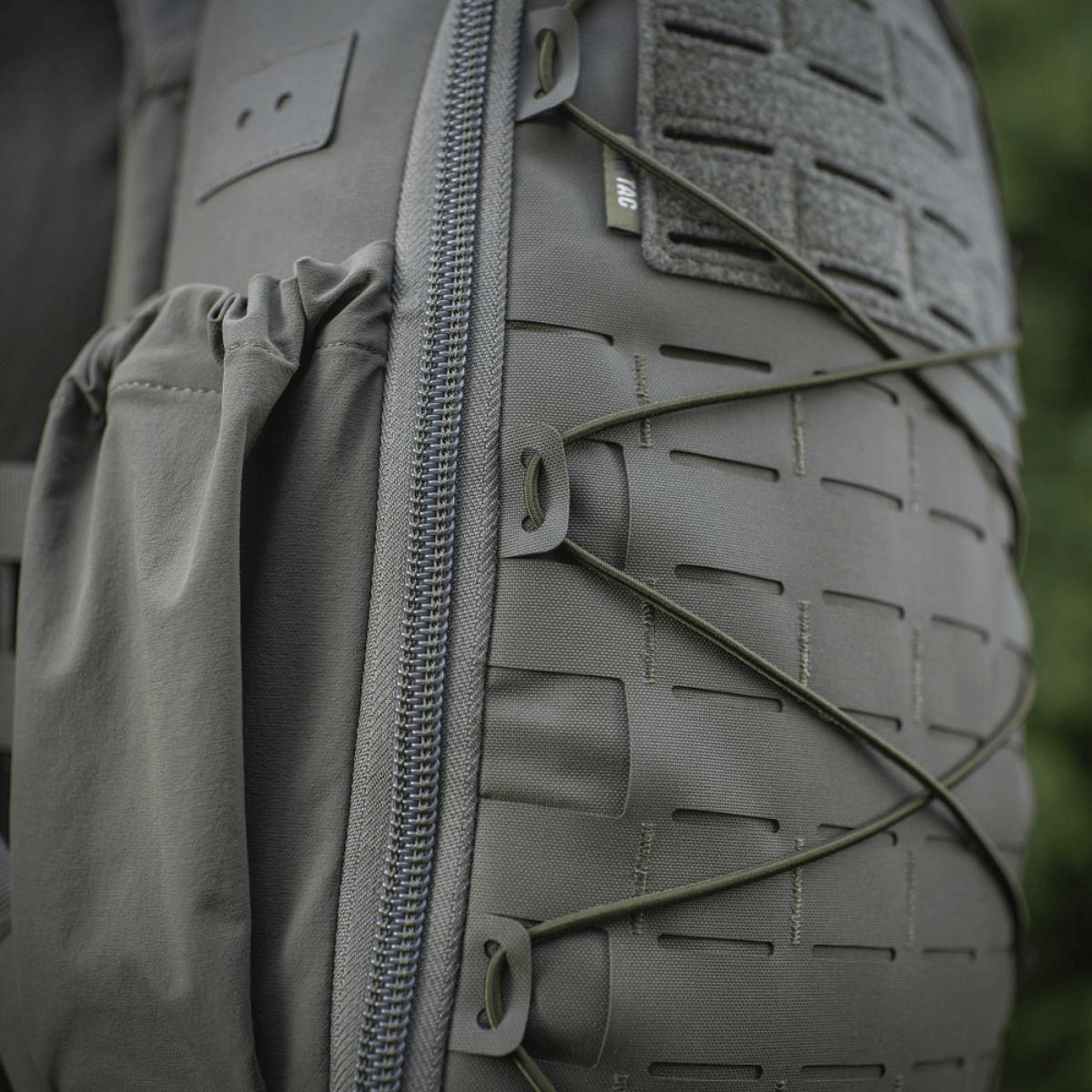 M-Tac STURM Elite Rygsæk med MOLLE Laser Cut frontpanel i nærbillede, viser taktisk design og kvalitet af Cordura materiale.
