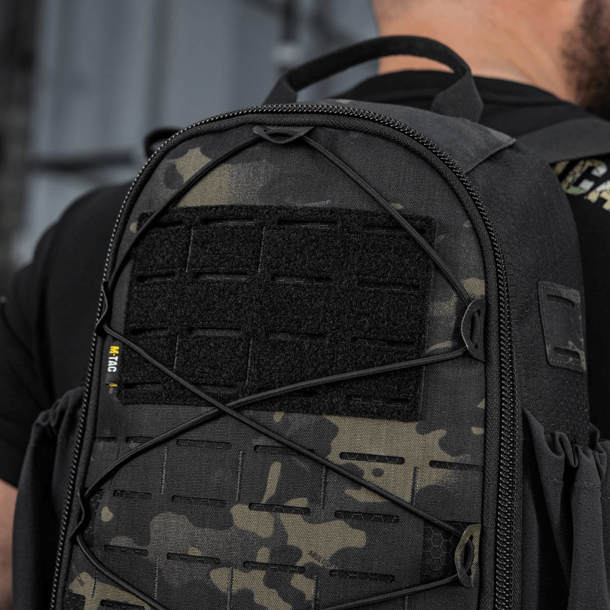 M-Tac STURM Elite Rygsæk med MOLLE Laser Cut panel i sort camouflage, ideel til taktisk brug og kortvarige feltture, lavet af Cordura-materiale