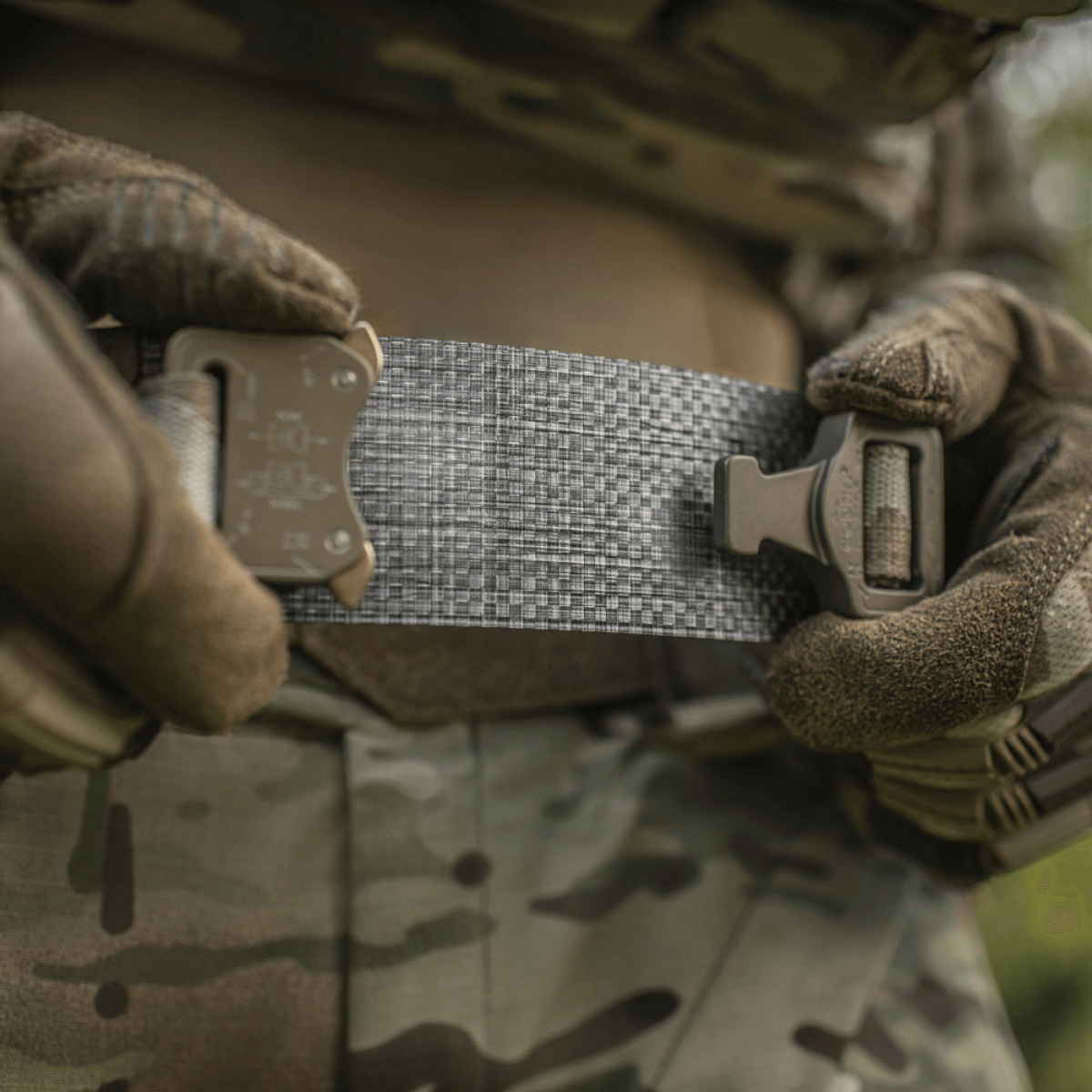 M-Tac Tiger Bælte Cobra Buckle til taktisk udstyr og MOLLE-kompatibilitet med robust design for militær og politi.