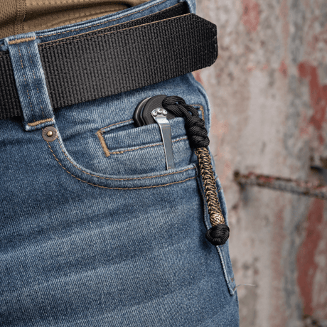 M-Tac Knife Lanyard Scandinavian fæstnet til lommekniv i bukselomme, stilfuldt og praktisk tilbehør i paracord.