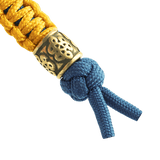 M-Tac Lanyard Scandinavian Small Chinese Knot med skandinavisk inspireret dekorativ perle, gult og blåt snoet paracord design.