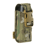 M-Tac Gasdåseholder Vertikal i camouflage mønster, praktisk til MOLLE-montering. Fremstillet af holdbare MIL-SPEC materialer.