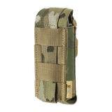 M-Tac Gasdåseholder Vertikal i camouflage, fremstillet af MIL-SPEC strop med Woojin-lås til hurtig adgang og justering.