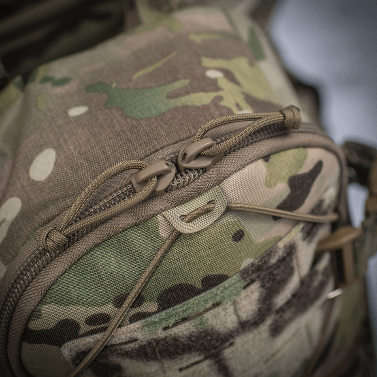 M-Tac Rygsæk Sturm Elite Gen.II i camouflage stof med stærke lynlåse og MOLLE Laser Cut system til ekstra udstyr