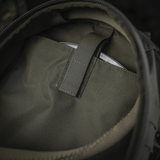 Detalje af M-Tac Rygsæk Sturm Elite Gen.II med indbygget drikkesystem lavet af slidstærk Cordura, viser indre opbevaringsrum.