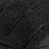 Nærbillede af M-Tac Assault Pack Laser Cut's robuste polyester og MOLLE-system