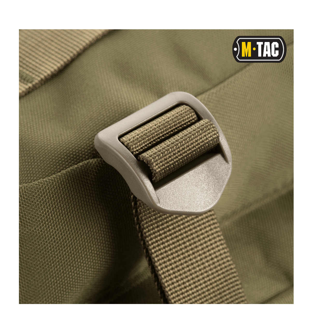 Detalje af M-Tac Large Assault Pack Rygsæk med MOLLE-fastgørelsessystem og polstrede skulderremme for komfortabel bæreevne.