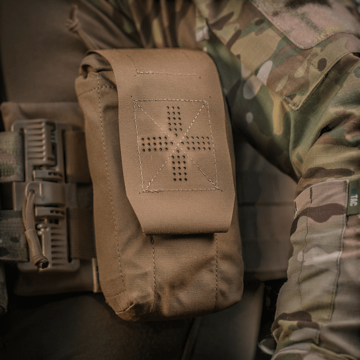 M-Tac Mediclomme Small Vertical Elite fastgjort til en uniform, innovativ medicinlomme i Cordura 500D