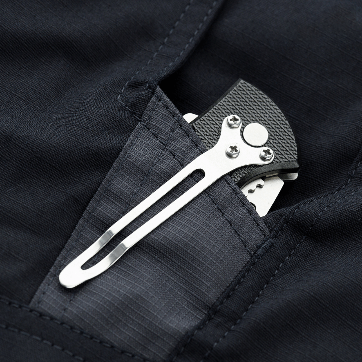 Close-up af M-Tac Shorts Aggressor Gen.II Flex med lommevisning, perfekt til taktiske og funktionelle aktiviteter.