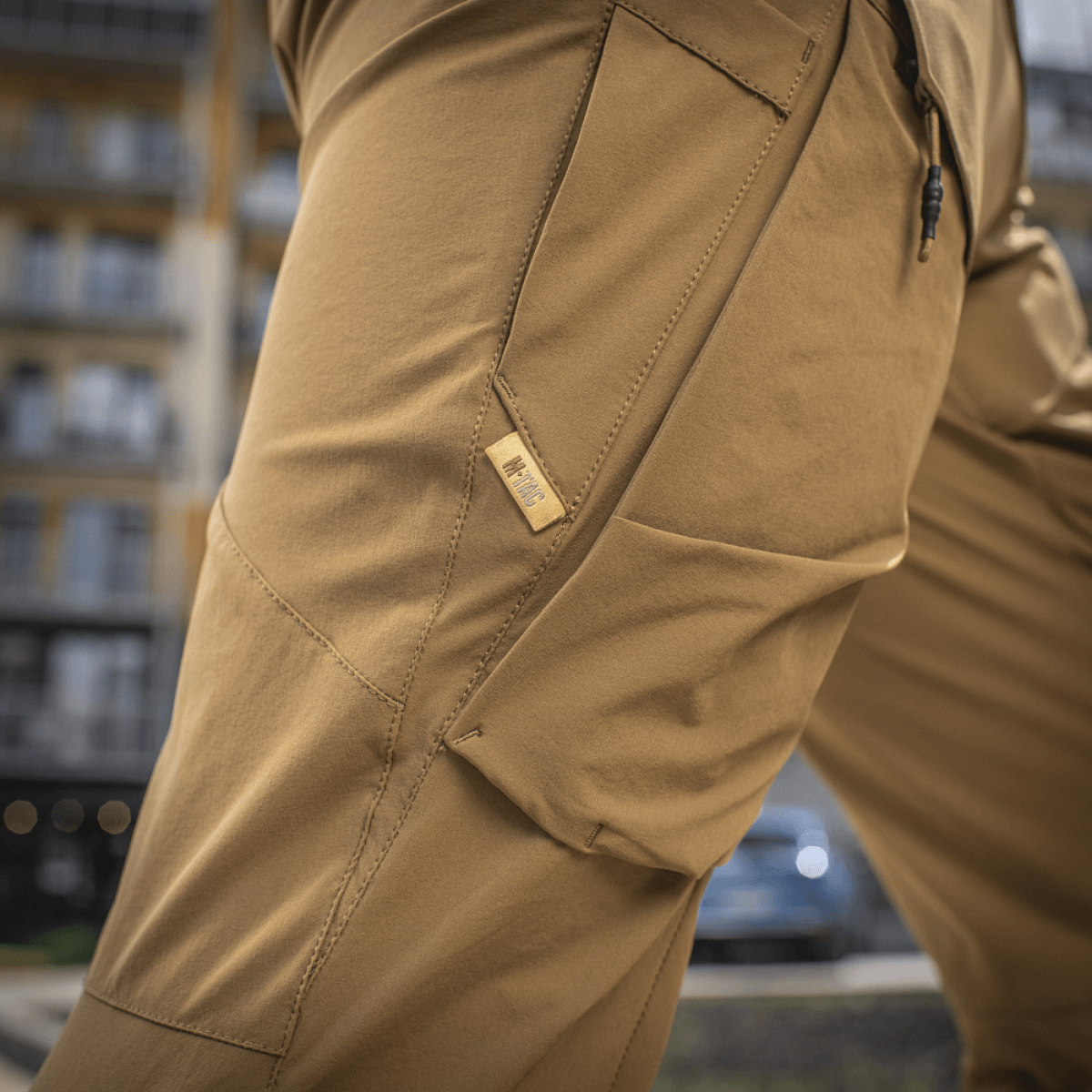 M-Tac Bukser Rubicon Flex med innovativ cargo-lomme design til træning og fritid, fremstillet af 4-Way Stretch stof.