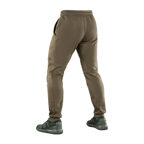 M-Tac Bukser Stealth Cotton i brun set bagfra, fremstillet af 100% bomuld for komfort og bevægelsesfrihed, perfekt til sport og hverdag.