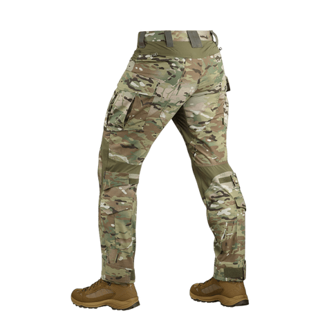 Alt Tag: Multicam-mønstret kampbukser bagfra, del af M-Tac Feltjakke NYCO Extreme sæt, lavet af holdbart NYCO Extreme-stof.