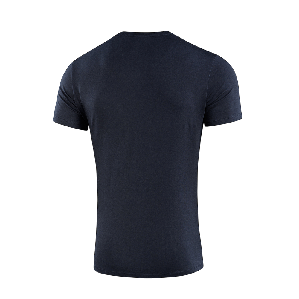 M-Tac T-shirt 93/7 Summer i sort, bagfra. Ideel til hverdagsbrug med let, åndbart stof. Perfekt til en stilfuld sommerlook.