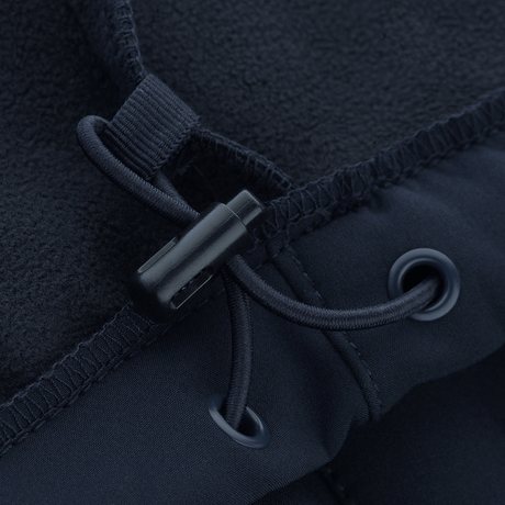 Nærbillede af M-Tac Bukser Soft Shell Vinter med fleeceforing og justerbar snor for ekstra komfort.