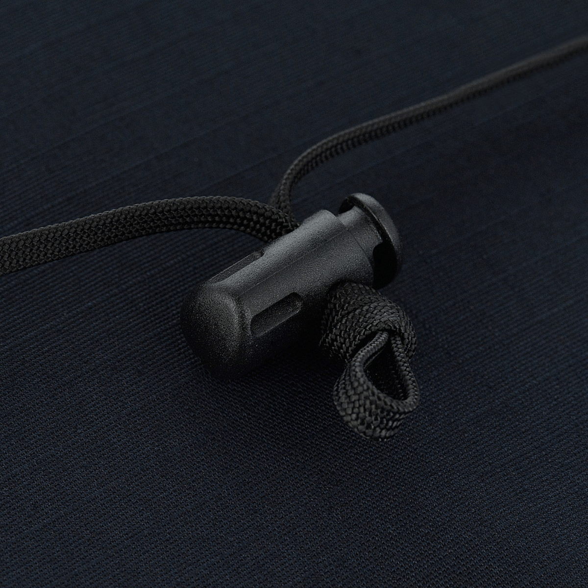 Sort snor og stop på M-Tac Panama Rip-Stop hat, lavet af rip-stop materiale, detaljeret visning for army-mode.