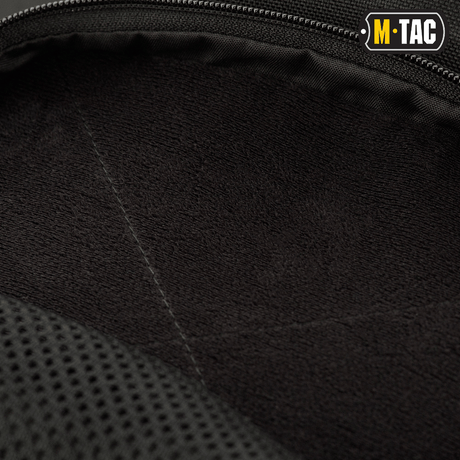 Indvendigt rum i M-Tac Buckler Taske Elite med blød polstring for sikker opbevaring af udstyr.