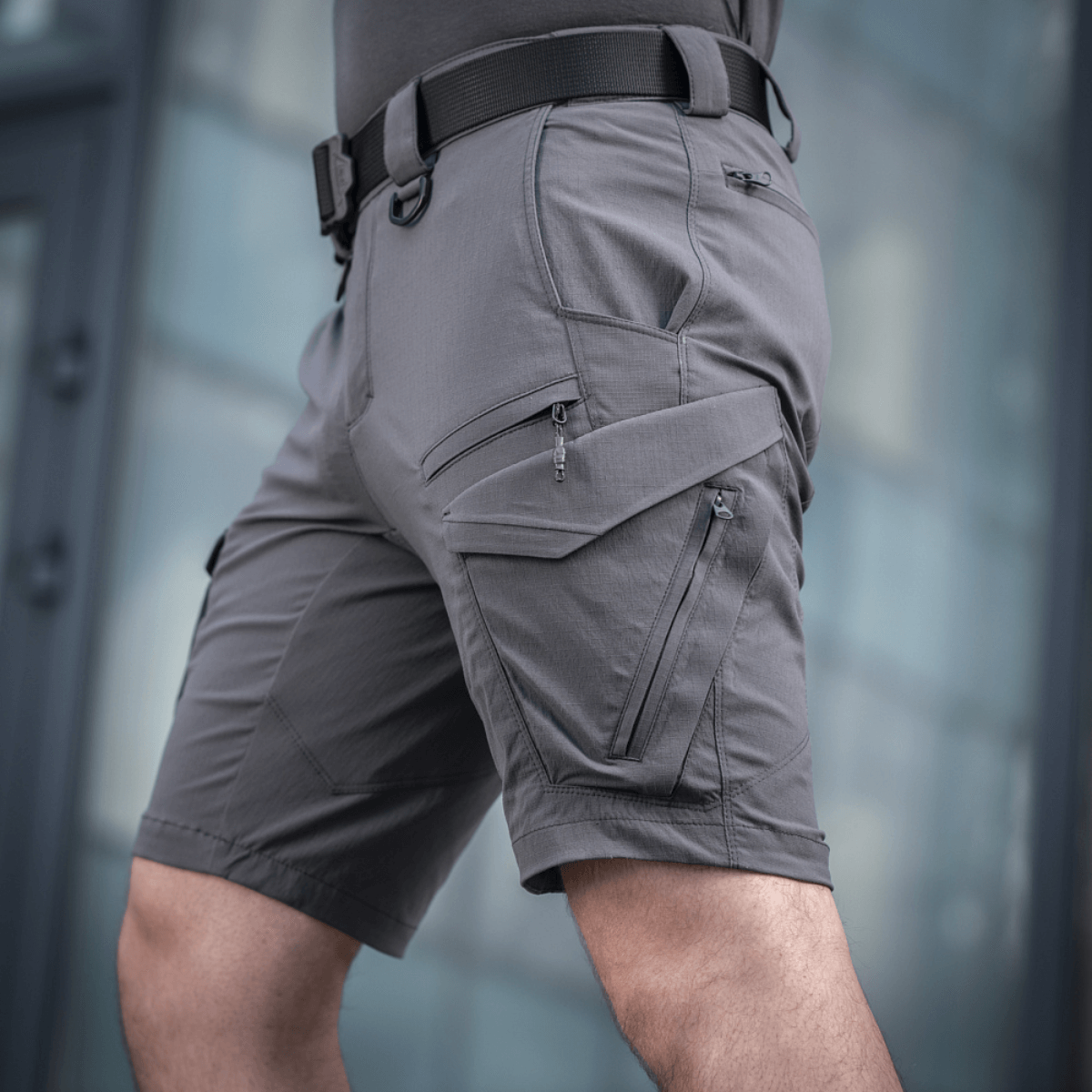 M-Tac Aggressor Summer Flex Shorts med Flex Rip-Stop stof til træning og udendørs brug, vist i grå farve med flere lommer og elastisk talje.